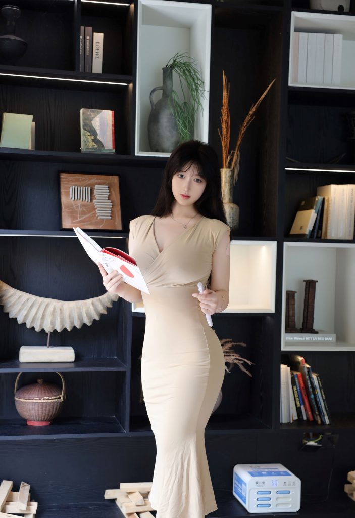 奶思兔 Vol.11288 书架前知性站姿写真