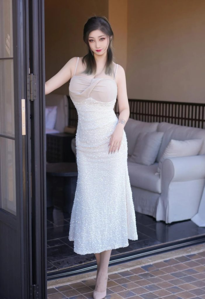 妲己_Toxic 秀人网 Vol.11301 白色亮片吊带裙写真高清图片