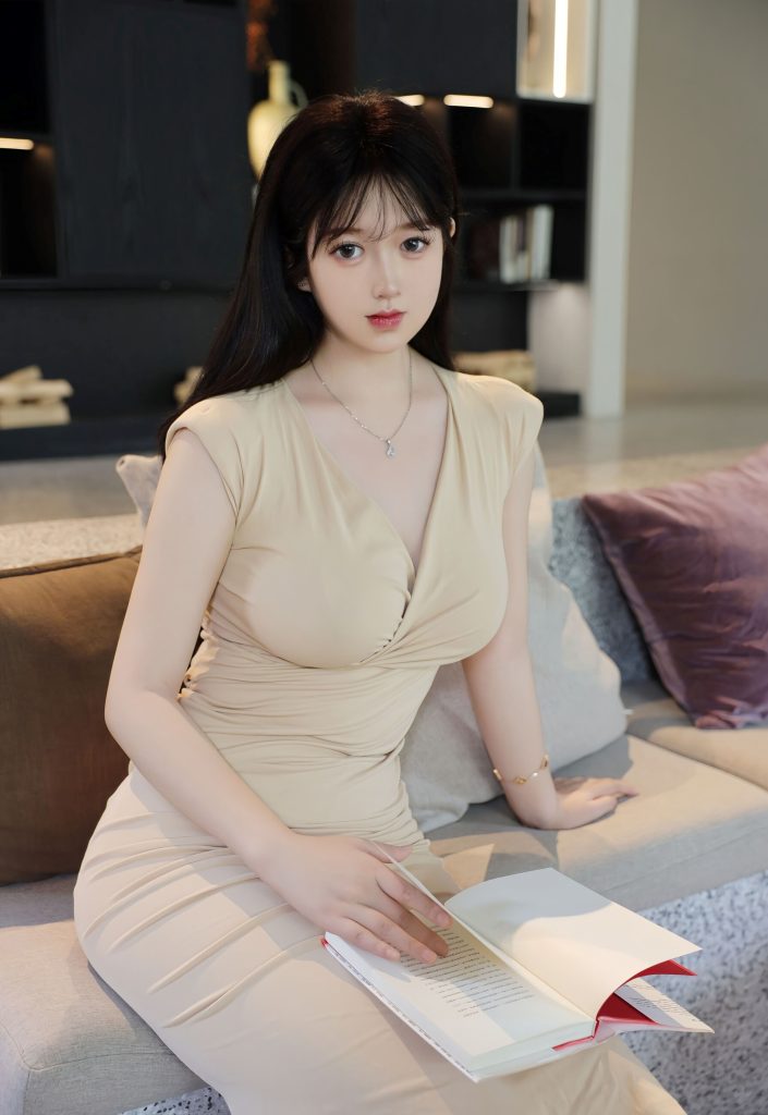 奶思兔秀人网 Vol.11288 沙发坐姿写真大图