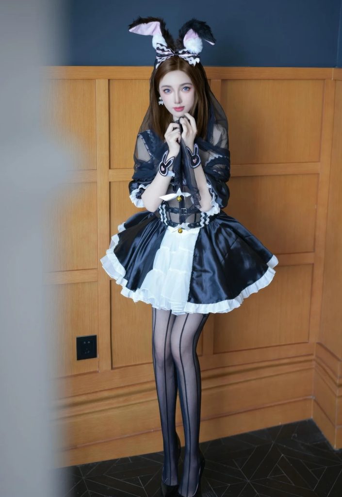 Twins - 桃桃秀人网 Vol.11294 侧身俏皮写真大图