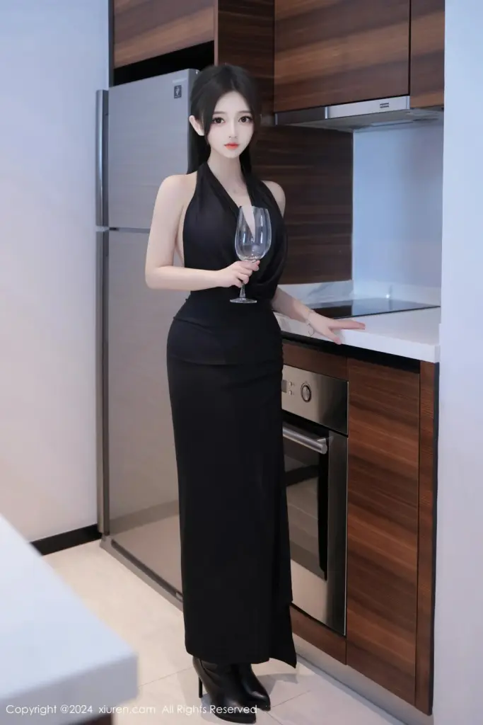 奶茶味的包子秀人 No.8623 黑色挂脖礼服写真高清图片