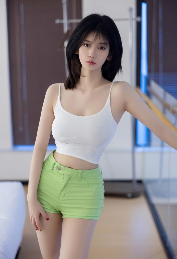 凌七七 Vol.11273 白色吊带细节特写写真