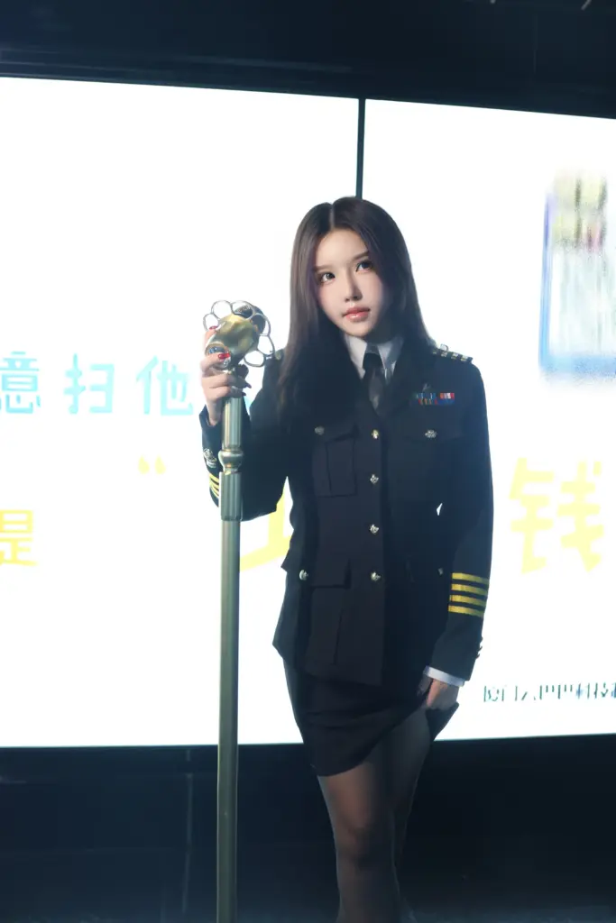 小薯条 nienie 飞行员制服特写写真