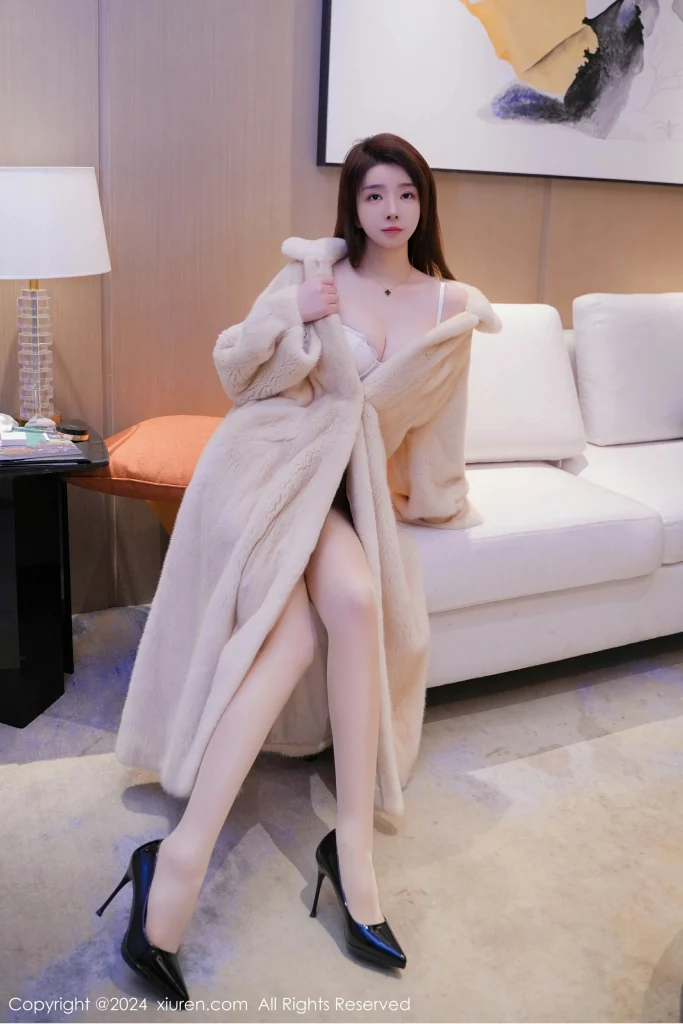 雨儿酱 eve 秀人 No.8013 正面全身优雅撩人写真