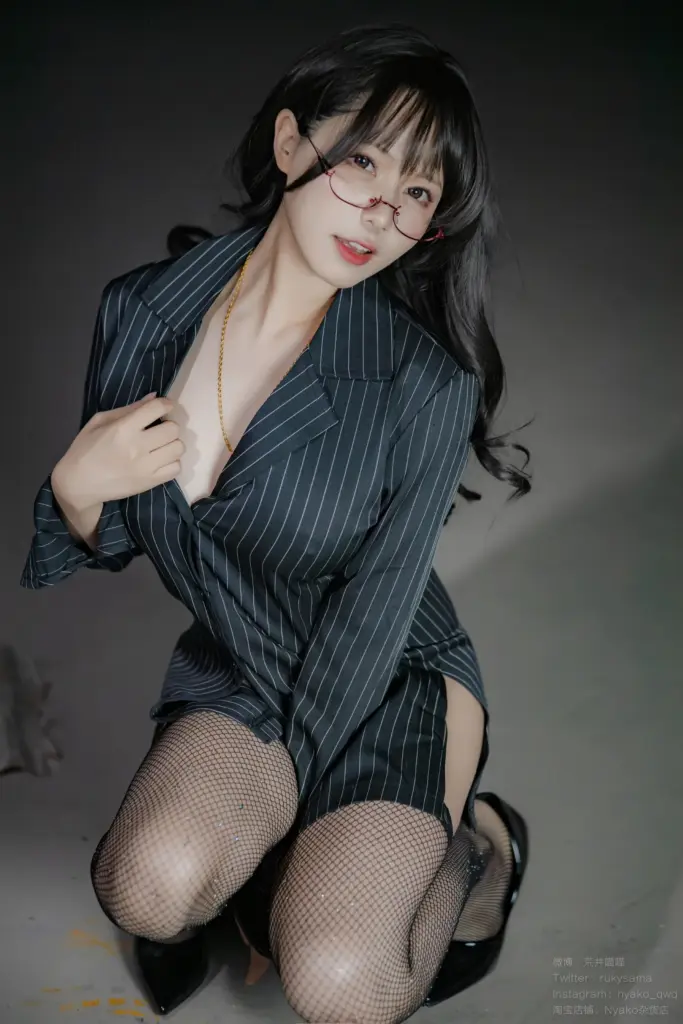 Nyako 喵子《誰も知らないの大人時間 5》主题写真摄影图片