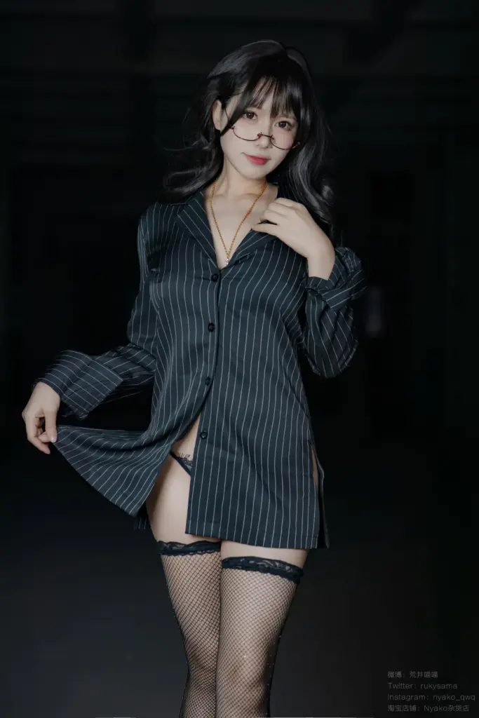 Nyako 喵子电子版 49OL 制服半身特写写真