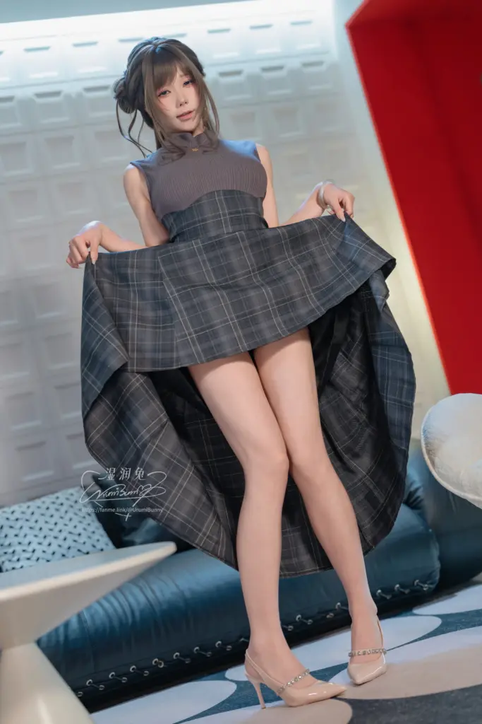 咬一口兔娘 居家掀裙高跟高清写真