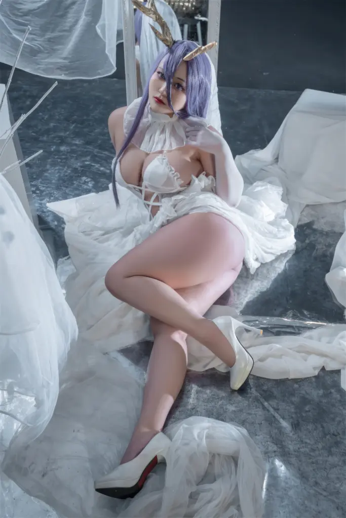 洛璃 LoLiSAMA《碧蓝航线》金鹿号 COS 写真高清图片