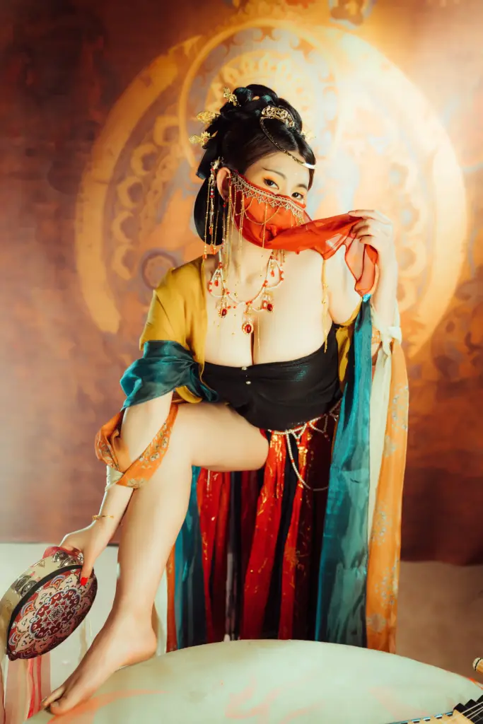 星澜是澜澜叫澜妹呀 敦煌襦裙红纱面纱性感特写