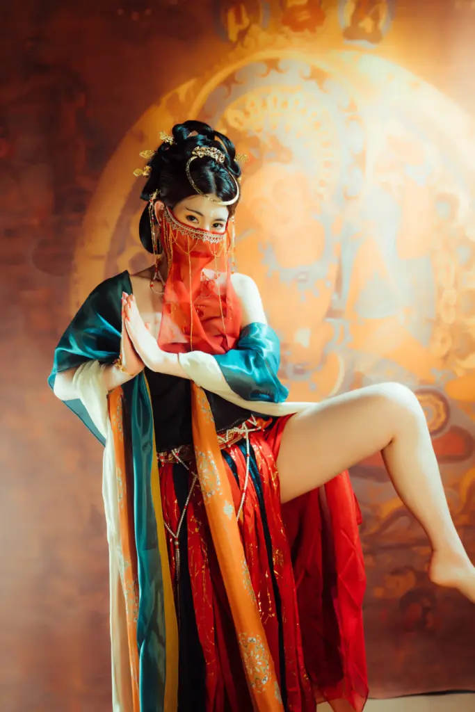 星澜是澜澜叫澜妹呀 合十祈福虔诚姿态高清图