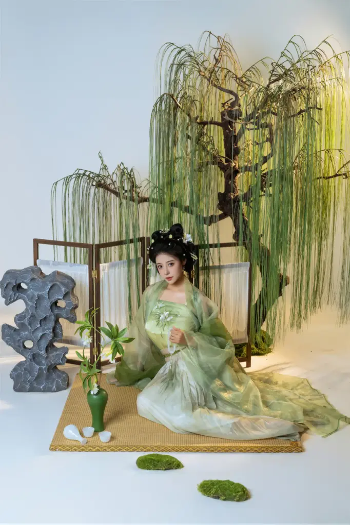 奈汐酱 nice 写真,竹席侧卧青绿汉服古风全身人像