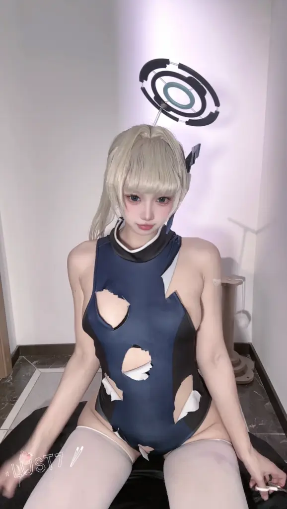 柒柒要乖哦写真,《小时竞泳》蔚蓝档案同人高清大片