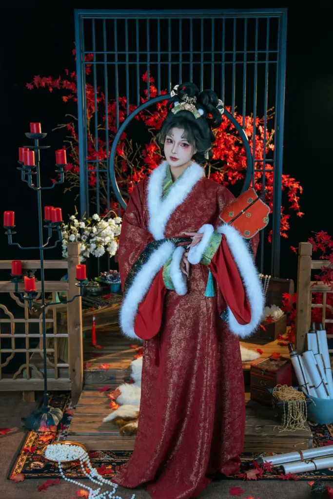 yuuhui 玉汇狐仙的报恩，红袍毛绒古风汉服端庄立绘写真