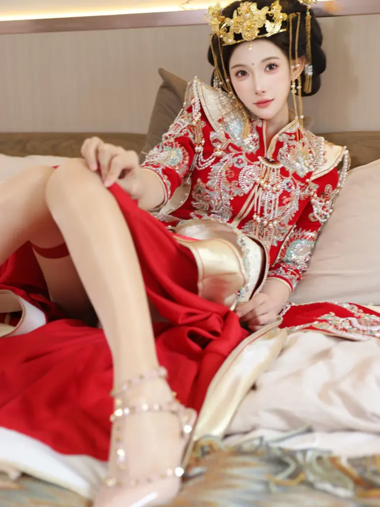 梨霜儿写真,秀人网内购版 No.10742 中式新娘秀禾服人像