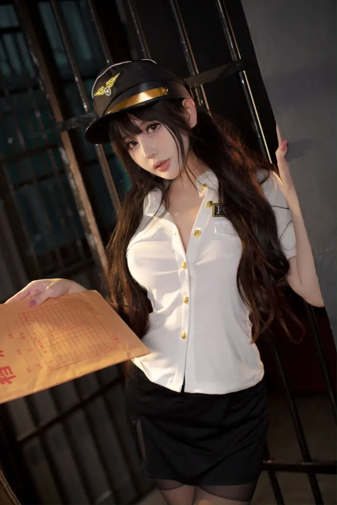 您的蛋蛋《俘获制服》全套 81P 审讯室私房