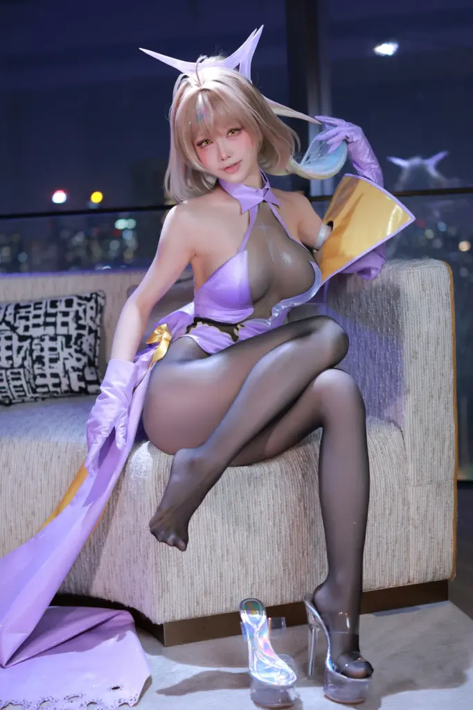 阿妮斯 cos,水淼 Aqua 胜利女神阿妮斯紫金战衣造型特写人像