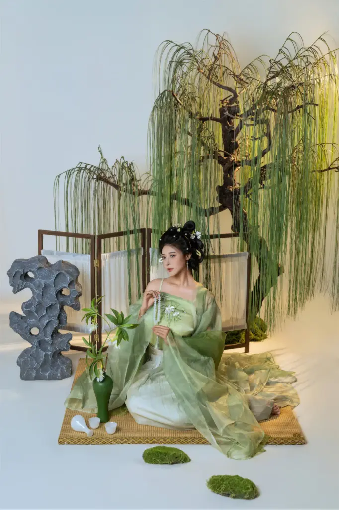 奈汐酱 nice 写真,盘发玉珠手持串珠温婉国风特写