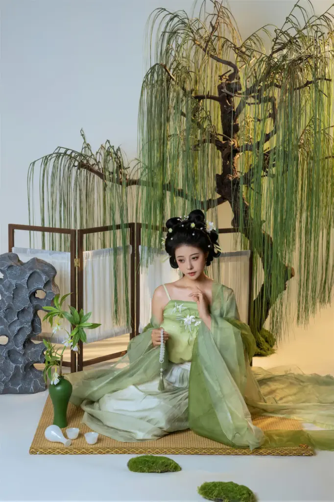 奈汐酱 nice 写真,浅绿渐变透纱改良汉服棚拍人像摄影