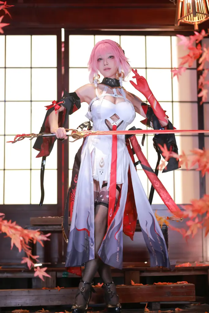 长离 cos，水淼 Aqua 粉白发色长离原皮角色还原和风写真