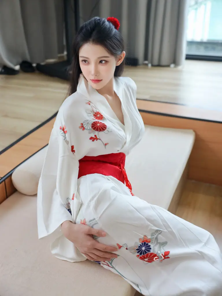 梨霜儿写真,侧身回眸温婉妩媚摄影