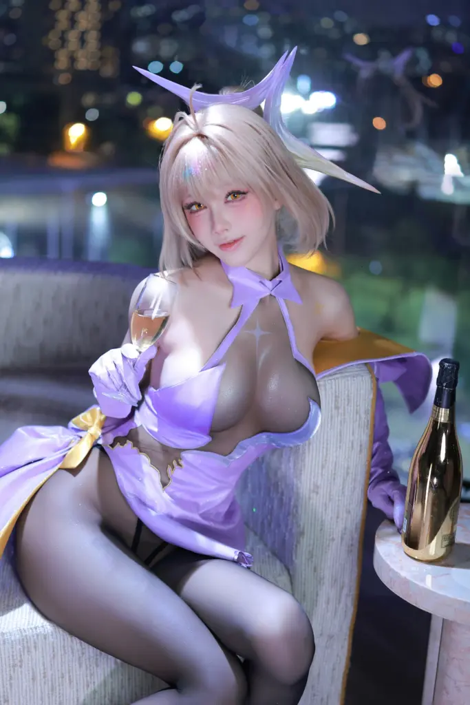 阿妮斯 cos,水淼 Aqua 都市夜景布景 Nikke 阿妮斯 cos 大片