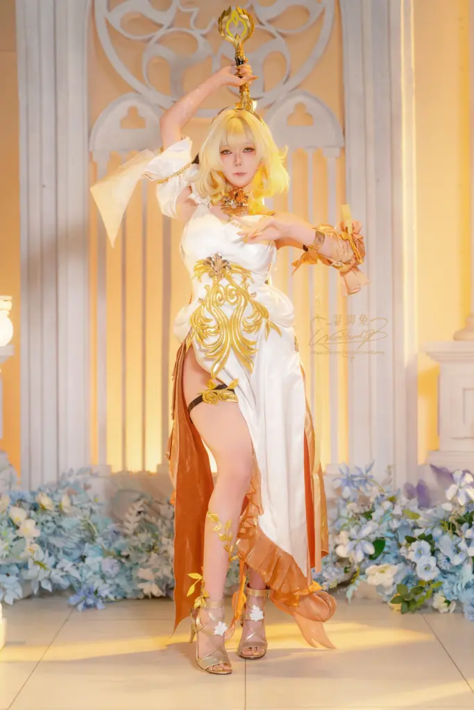 咬一口兔娘,阿格莱雅抬手施法站姿,欧式神殿星穹铁道 cos 人像