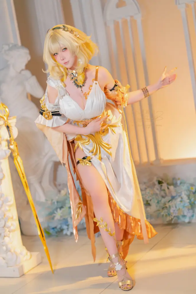 咬一口兔娘,阿格莱雅侧身持法杖,柱廊暖光游戏角色写真
