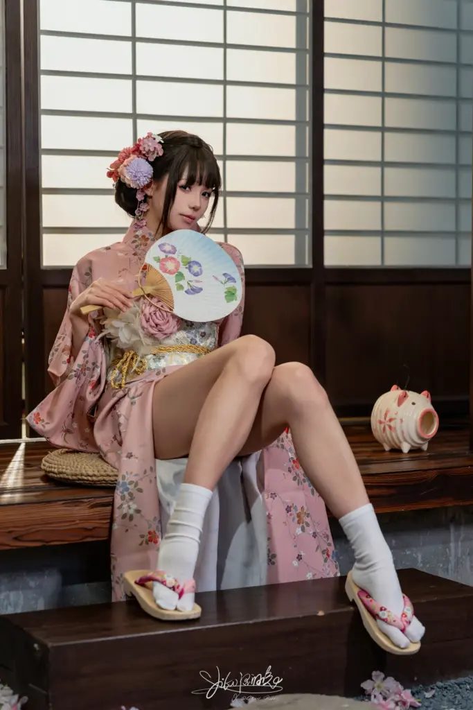 咬一口兔娘,日式竹帘石灯笼和风氛围感成片