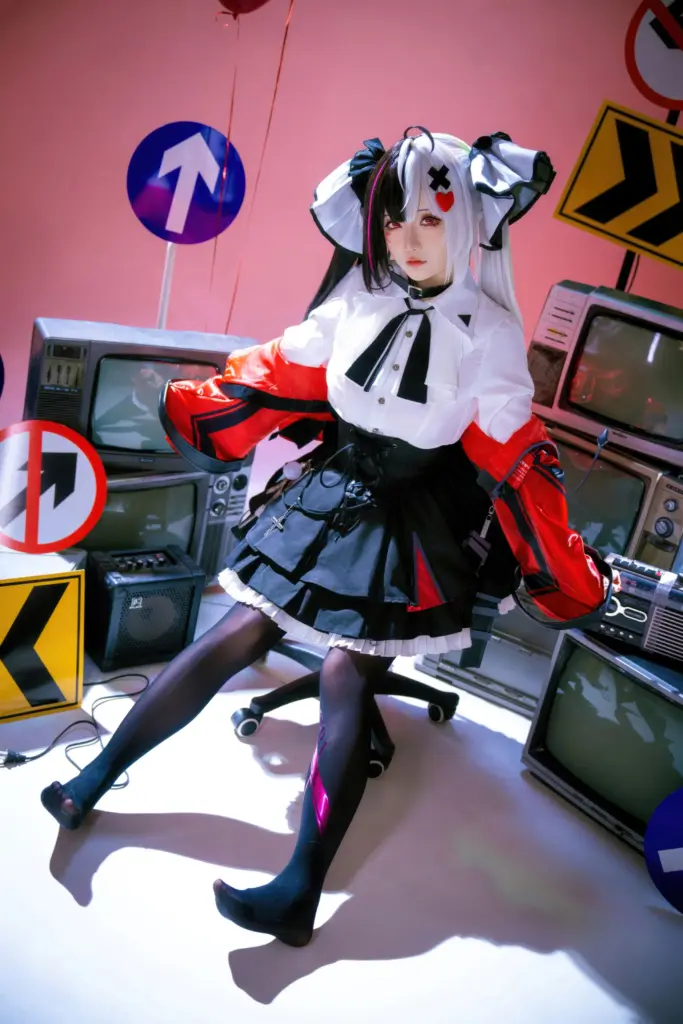 星之迟迟异环全套,双色双马尾角色造型两套穿搭完整高清写真