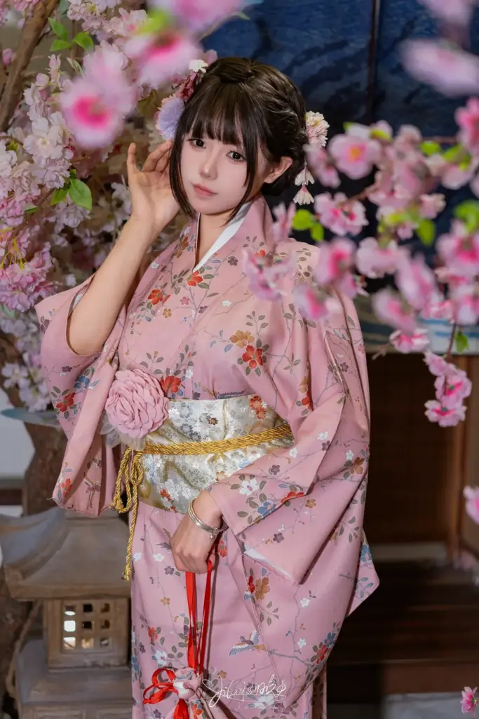 咬一口兔娘温泉和服樱花高清大片